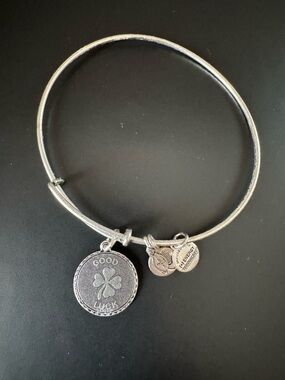 Alex and Ani Silver-Toned 4 Leaf Clover “ Good Luck” Charm Bracelet